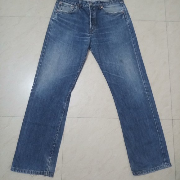 Original Levi's 501s straight fit jeans - Picture 2 of 7
